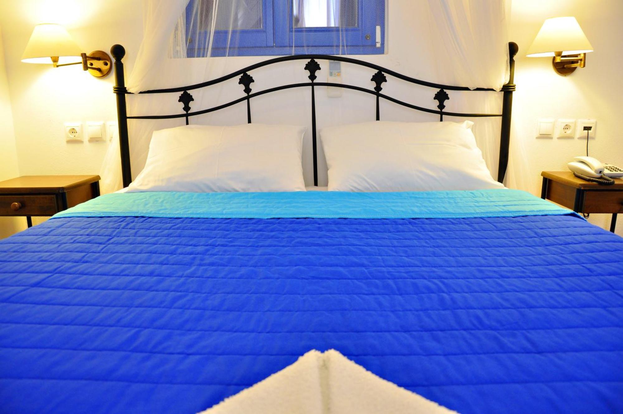 Ellibay Aparthotel Livádia Kültér fotó